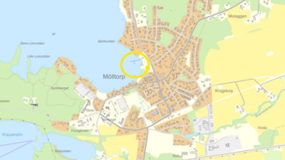 Karta över Mölltorps tätort med markering av badplatsen.